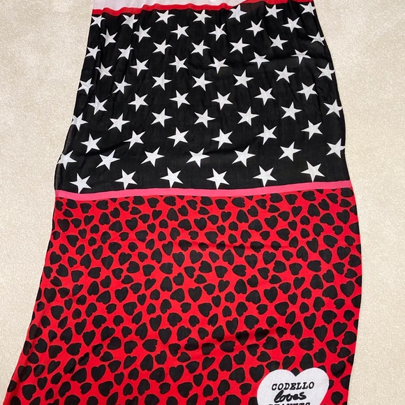 Peanuts and Codella Scarf - Picture 2 of 4